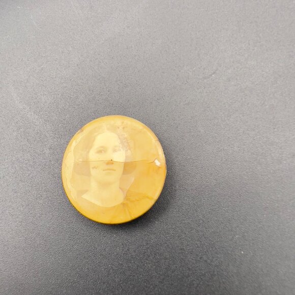 Antique Celluloid Portrait Pin Brooch Woman Short Hair Face Victorian Edwardian - Picture 2 of 5